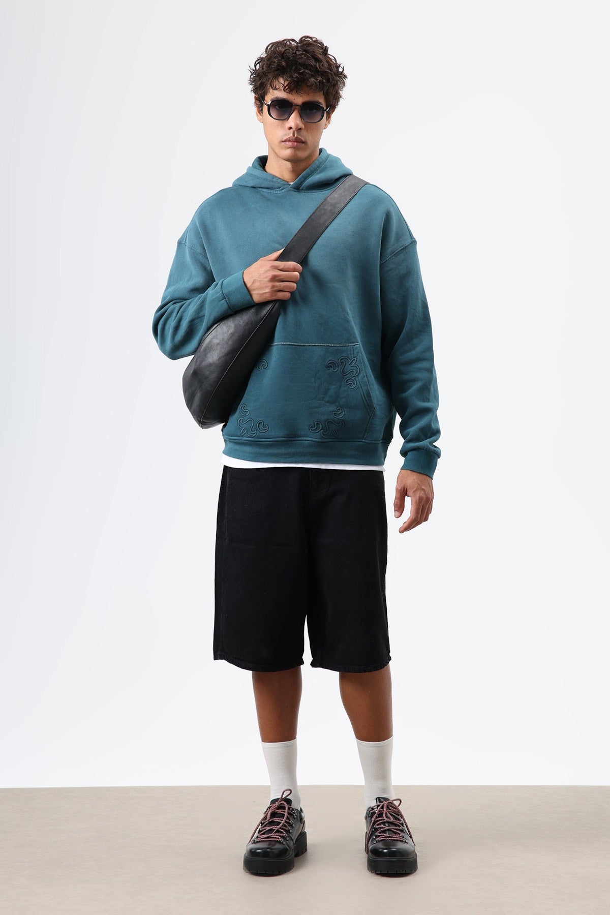 Oversize Nakış Detaylı Hoodie