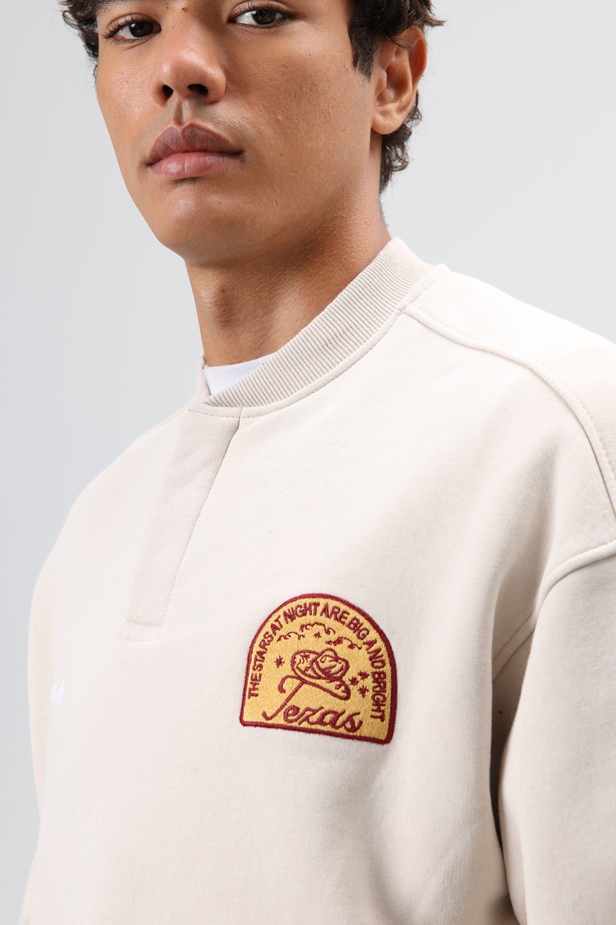 Oversize Henley Yaka Baskılı Sweatshirt