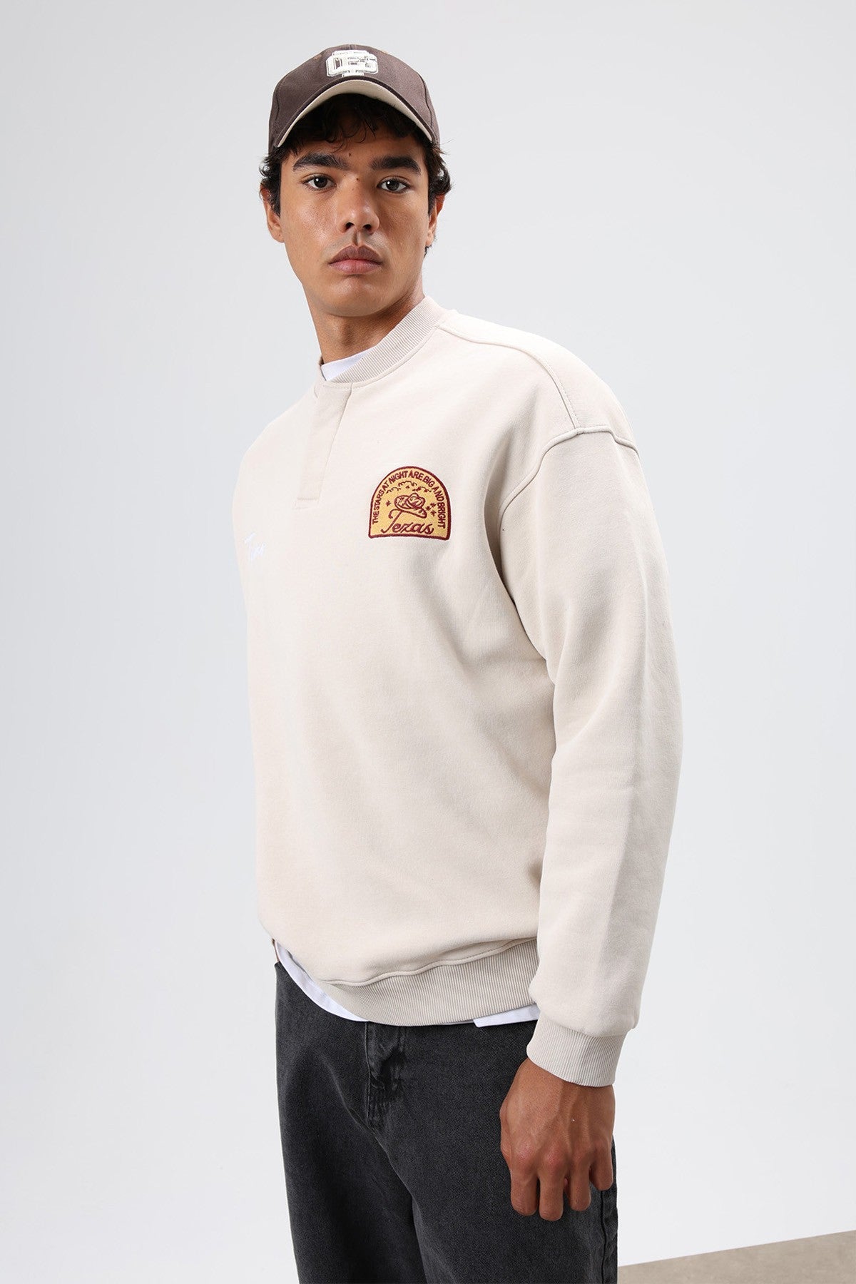 Oversize Henley Yaka Baskılı Sweatshirt
