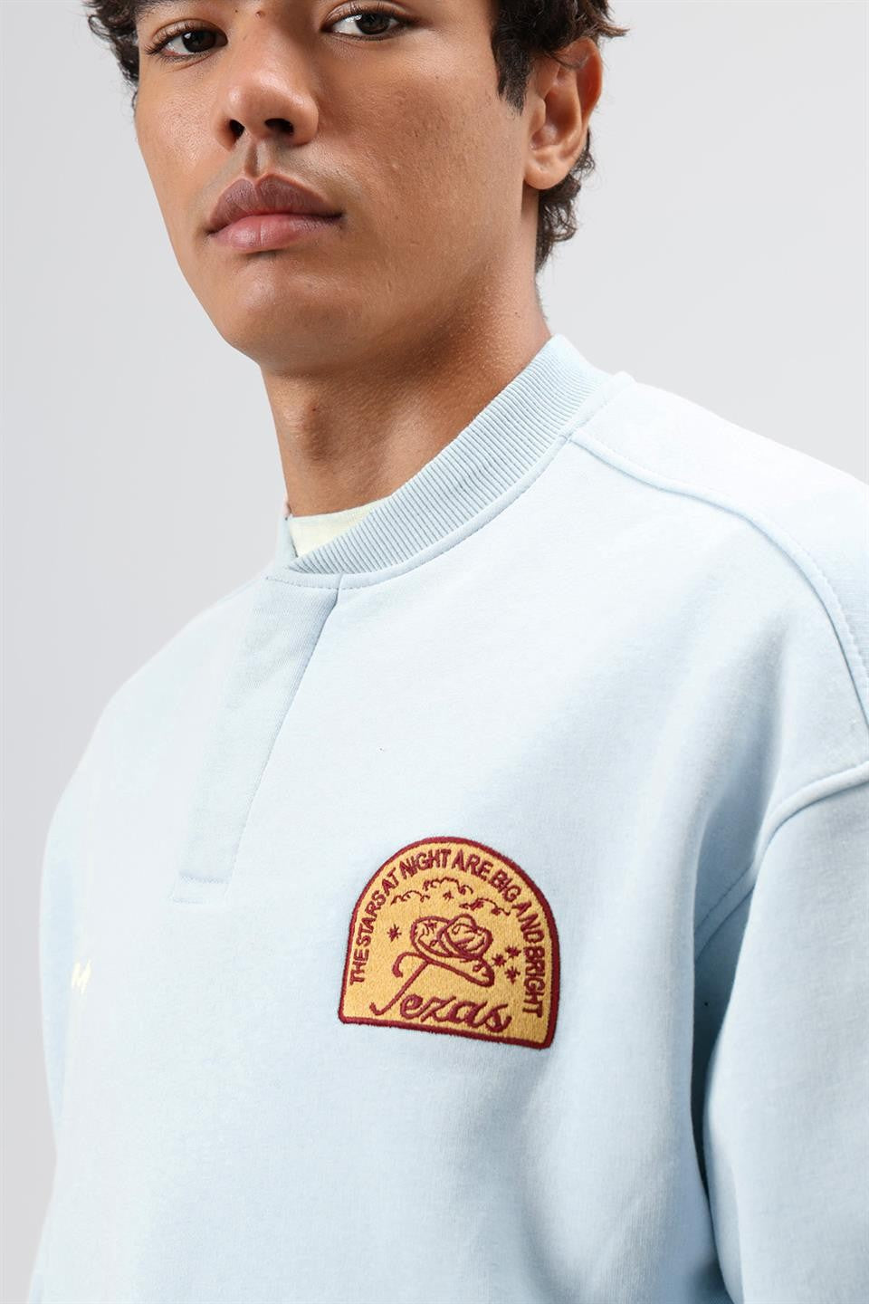 Oversize Henley Yaka Baskılı Sweatshirt