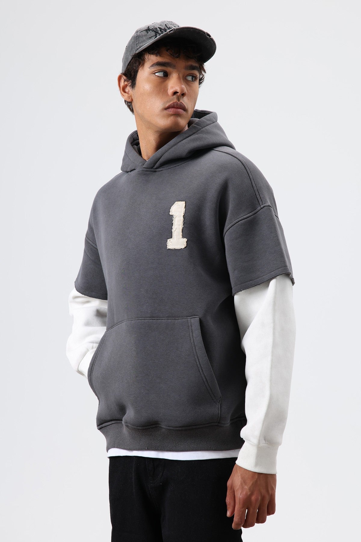 Oversize Kol Detaylı Kapüşonlu Sweatshirt