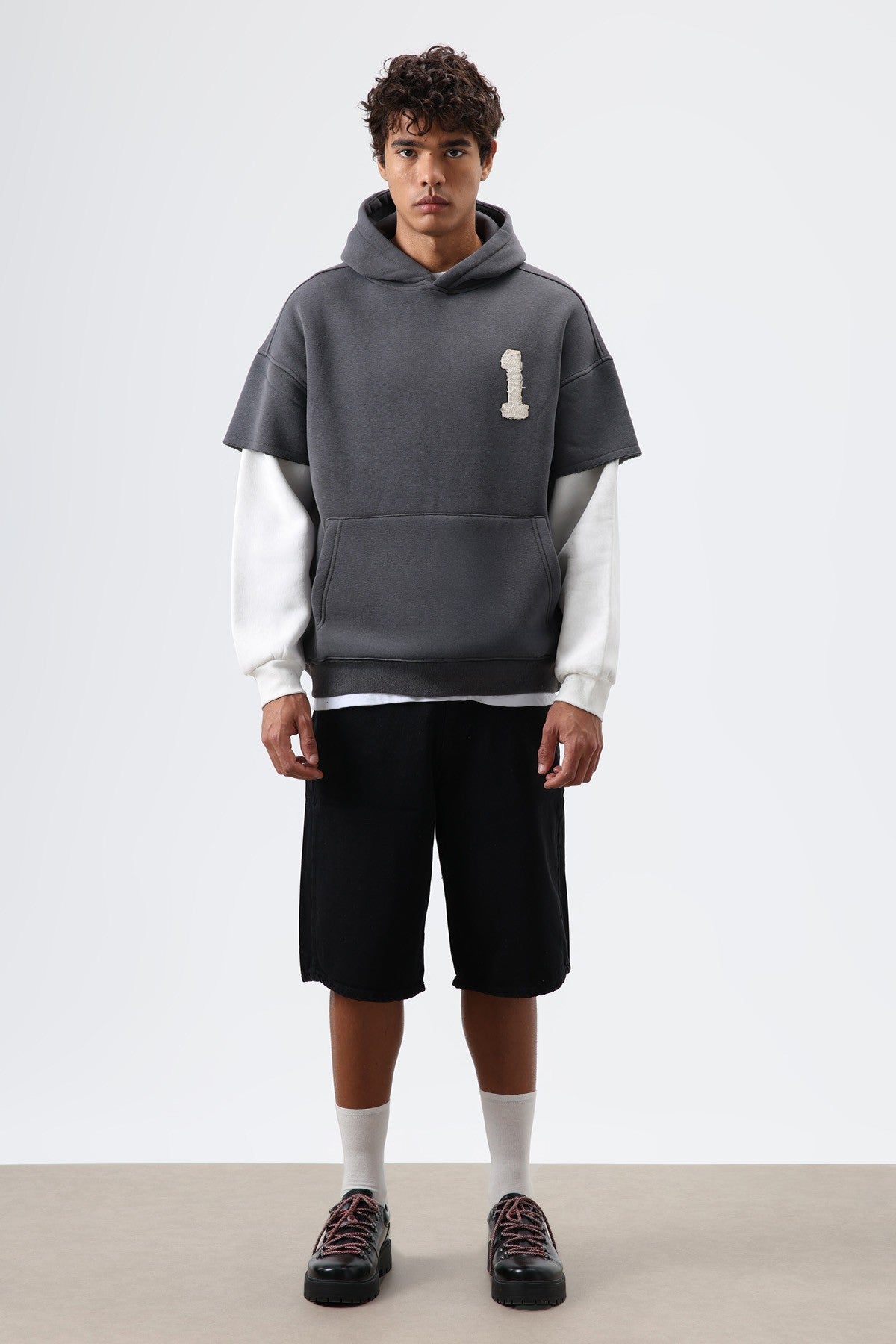 Oversize Kol Detaylı Kapüşonlu Sweatshirt