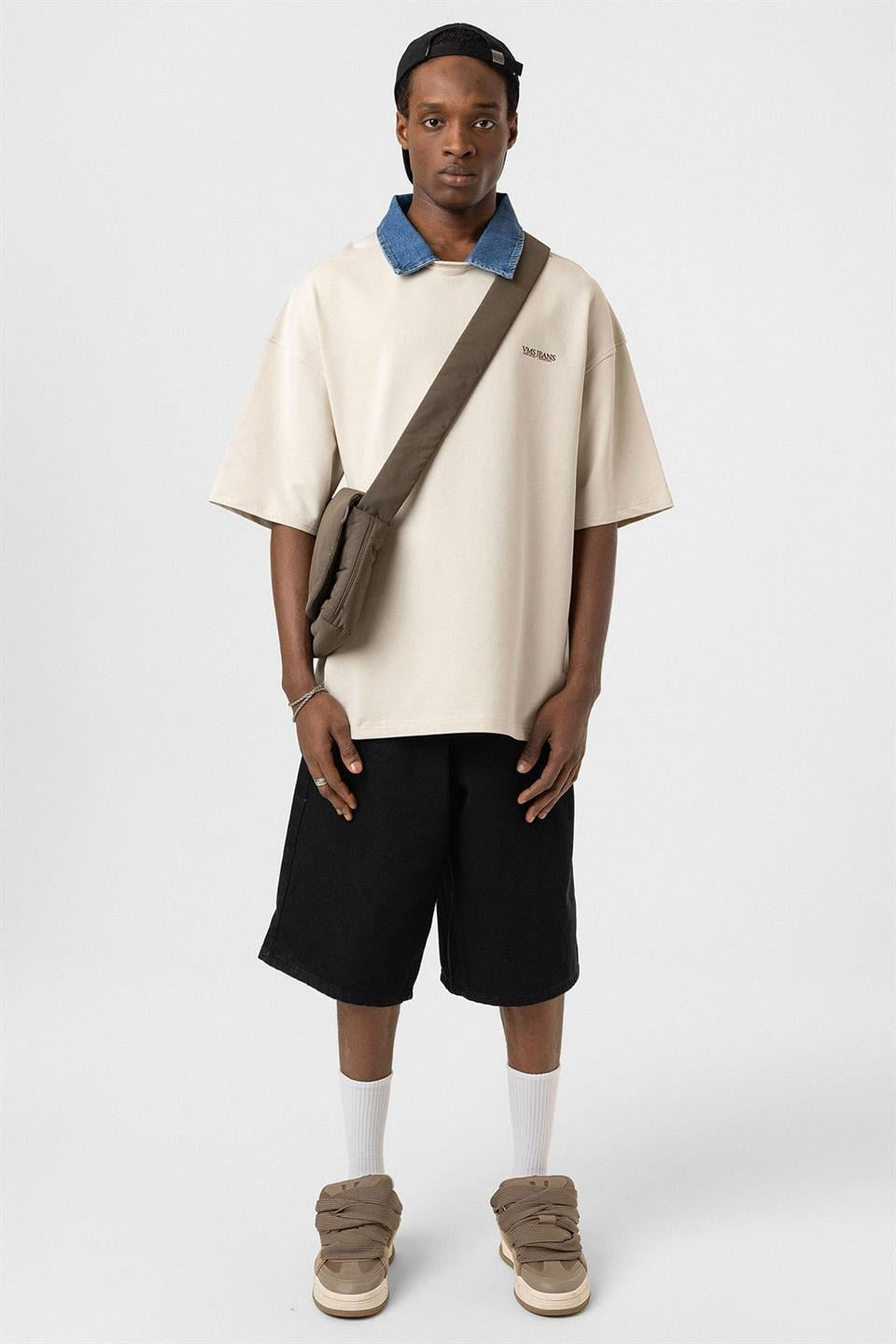 Polo Yaka Yazı Detaylı Oversize Tişört