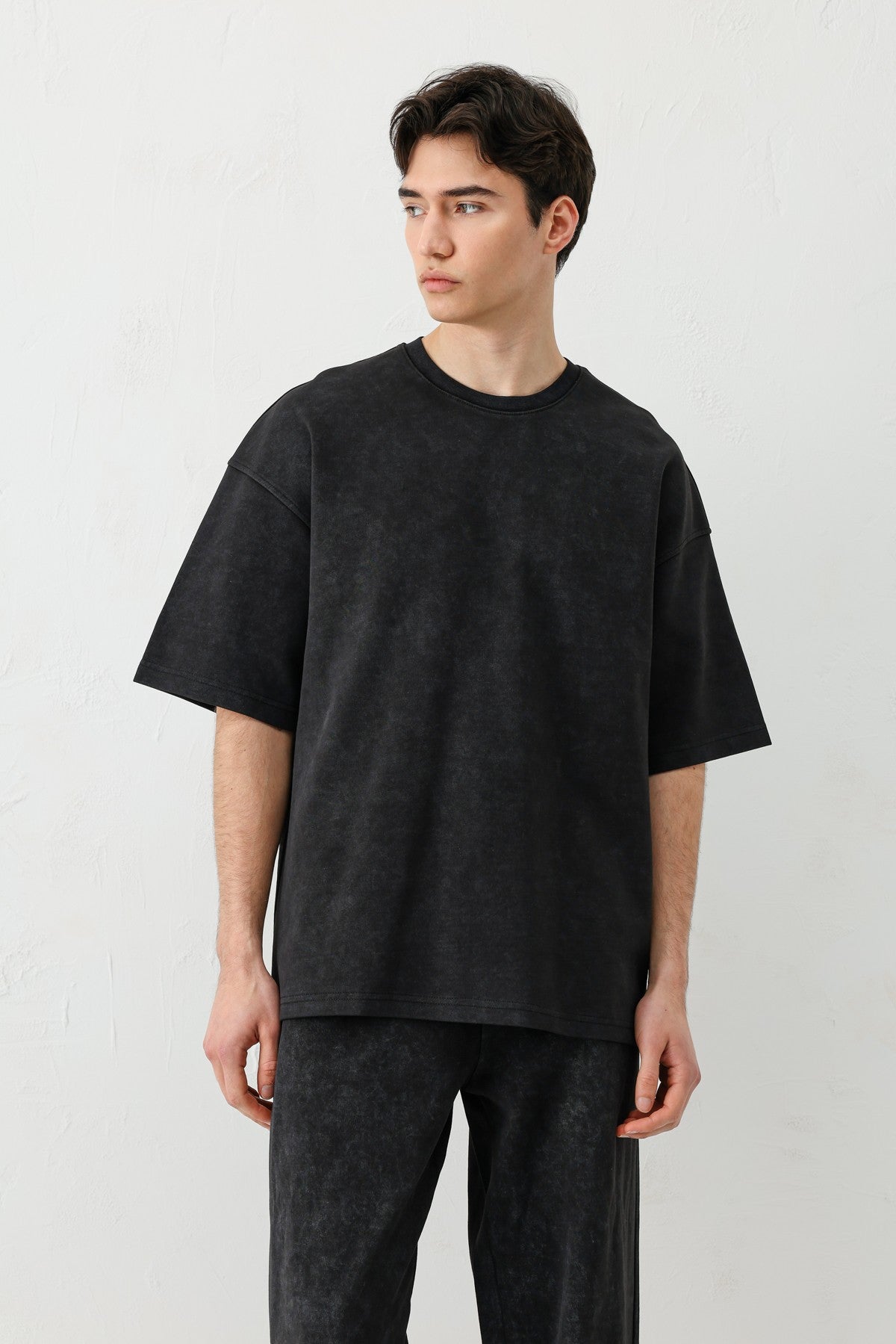 Kısa Kollu Yıkamalı Oversize Tişört