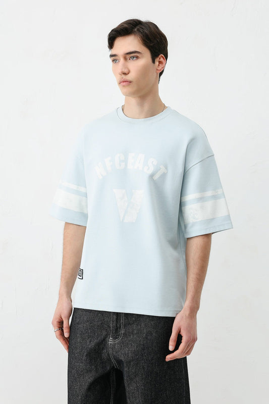 Oversize V Baskılı Kol Detaylı Tişört