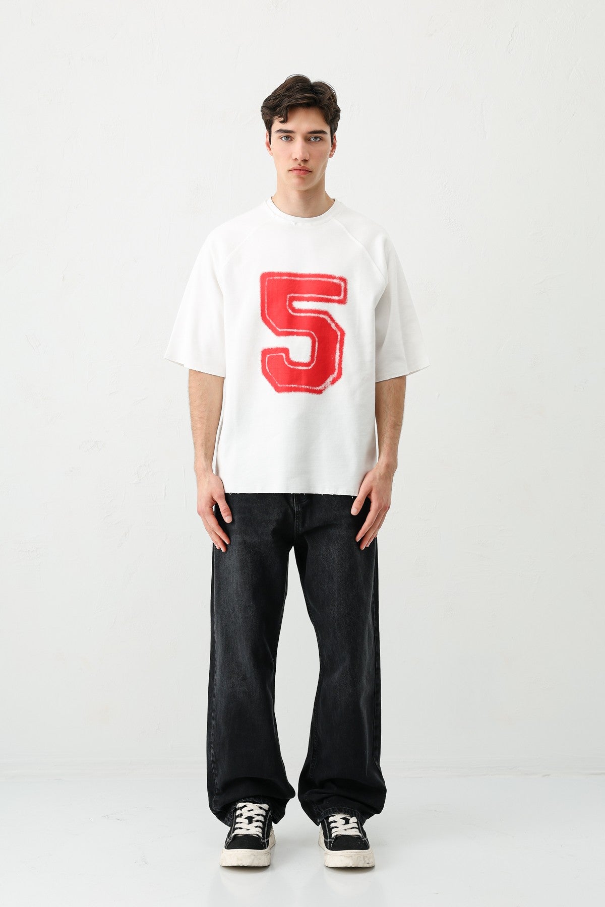 Bisiklet Yaka Oversize 5 Baskılı Tişört