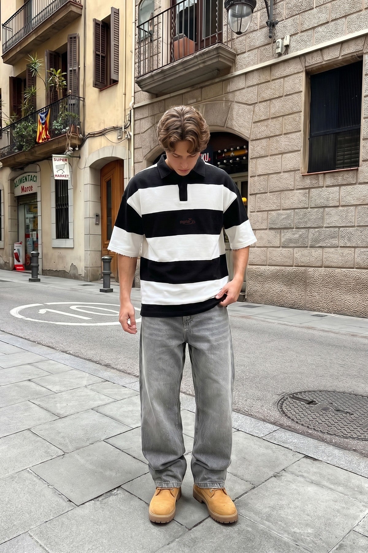 Oversize Rugby Yaka Çizgili Tişört