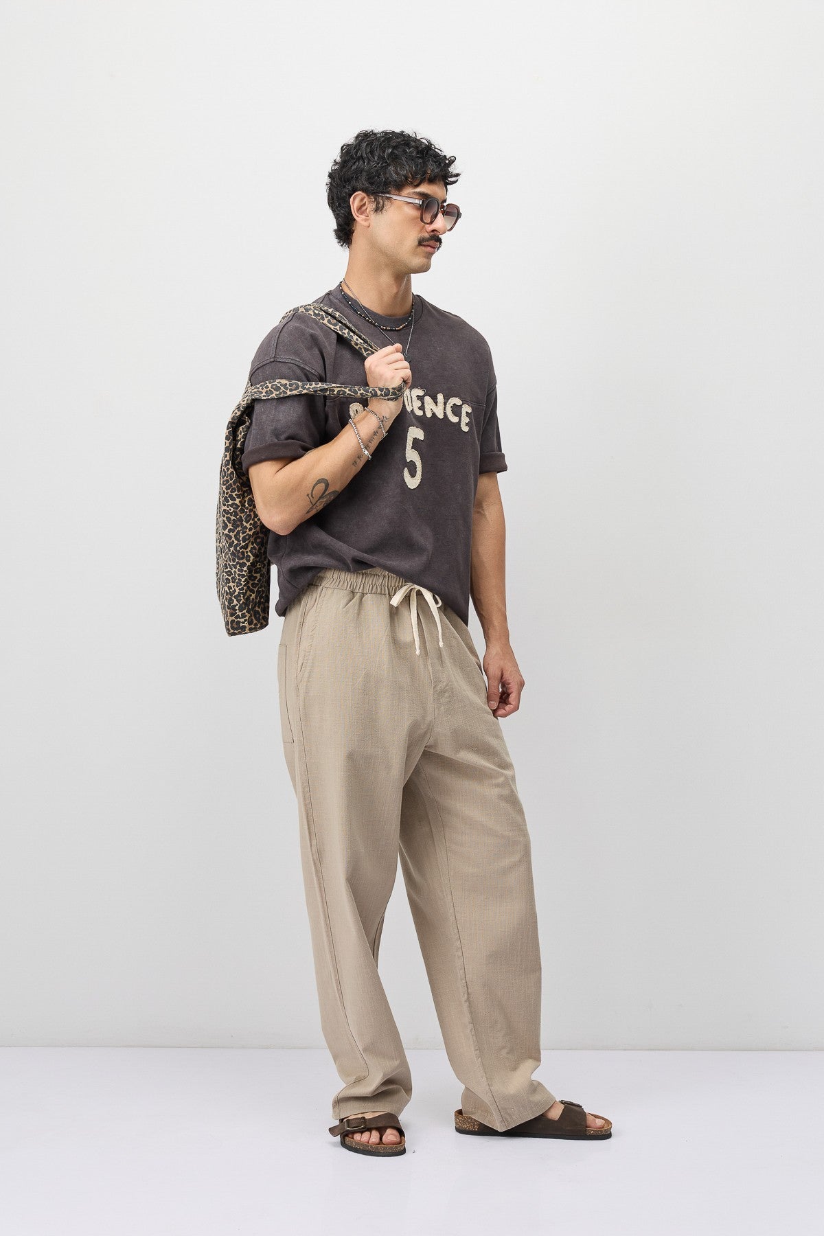 Oversize Yazı ve Sayı Baskılı Tİşört