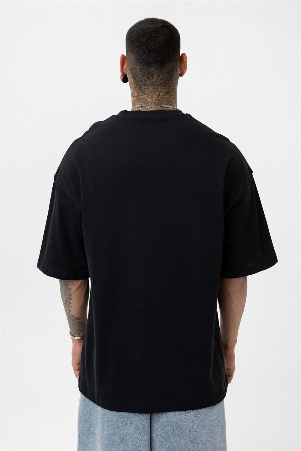 Oversize Metal Halka Detaylı Tişört