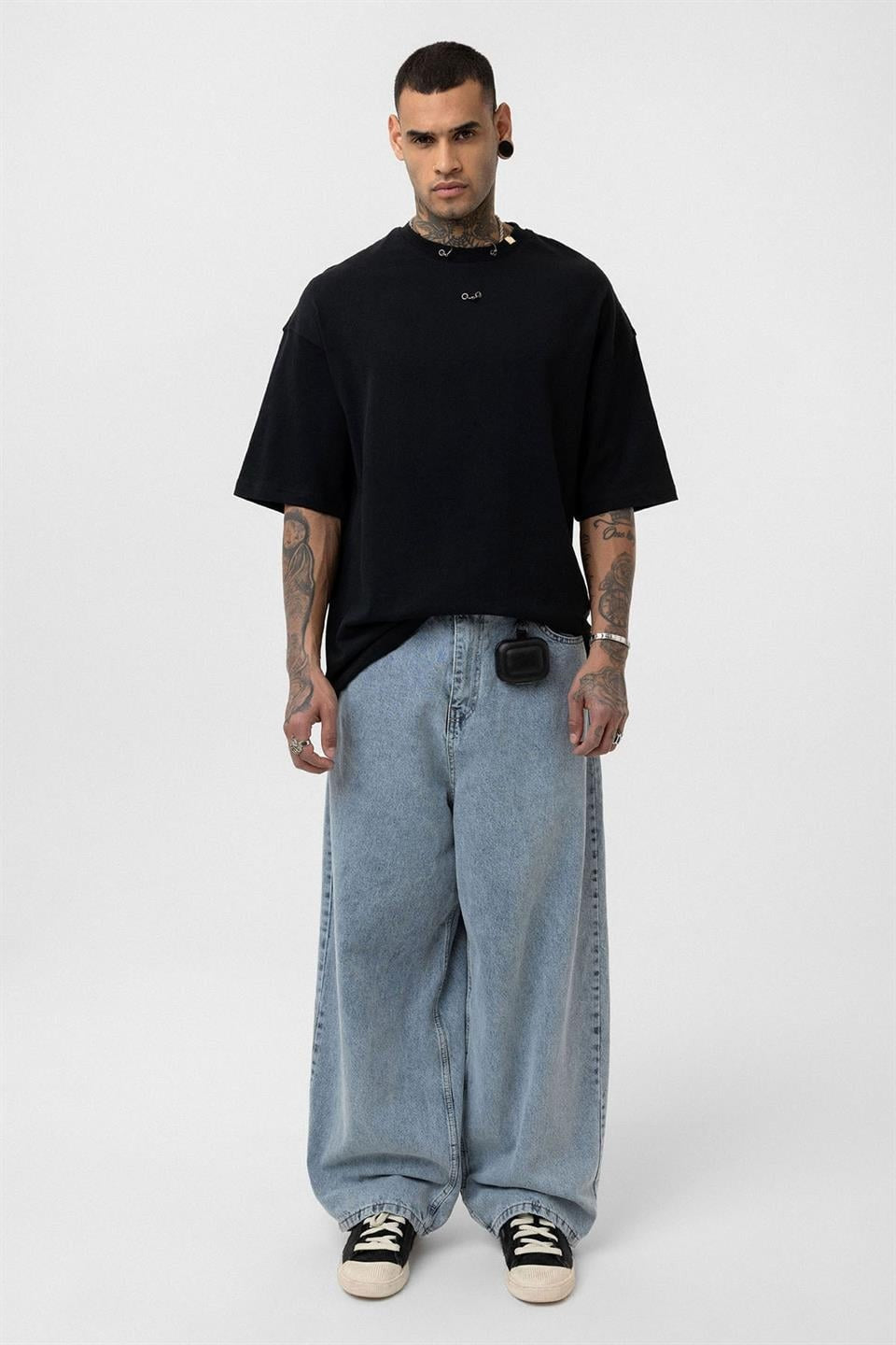 Oversize Metal Halka Detaylı Tişört