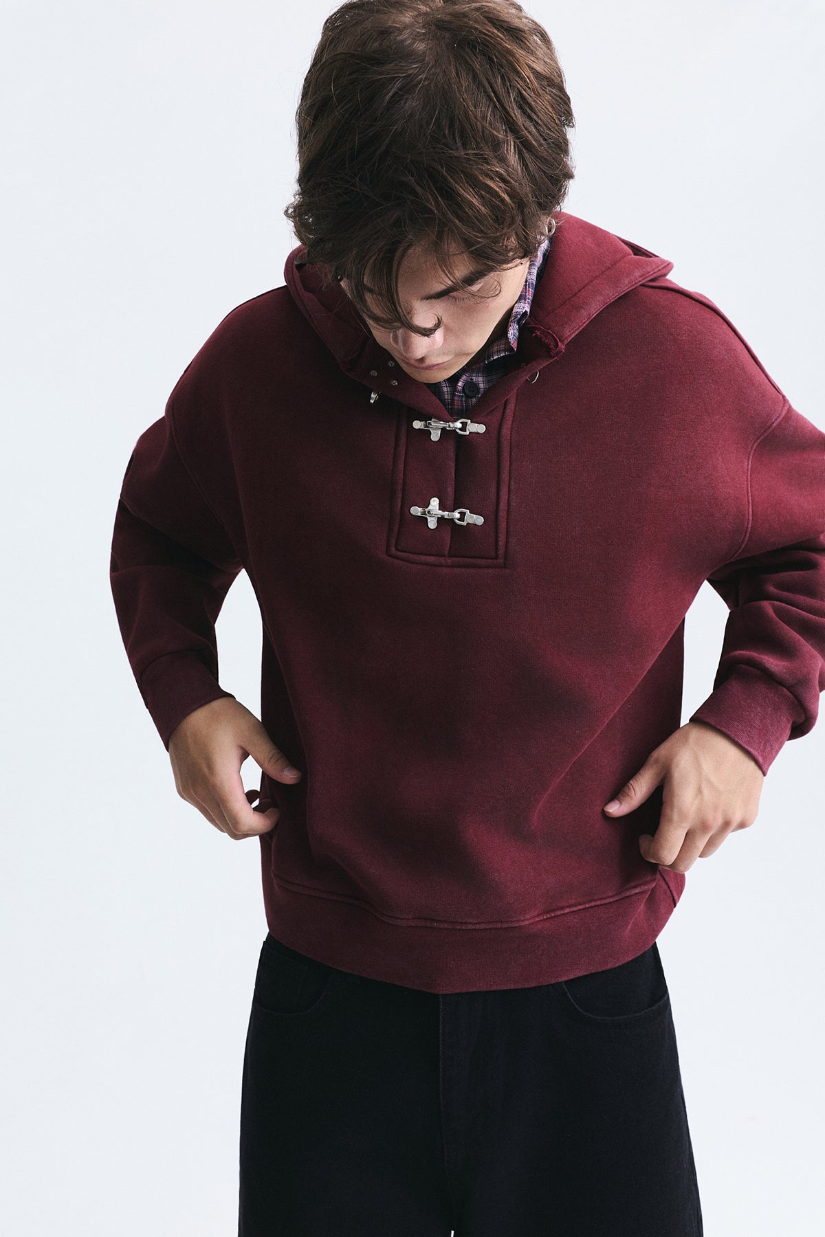 Boxy Fit Metal Klips Kapama Sweatshirt