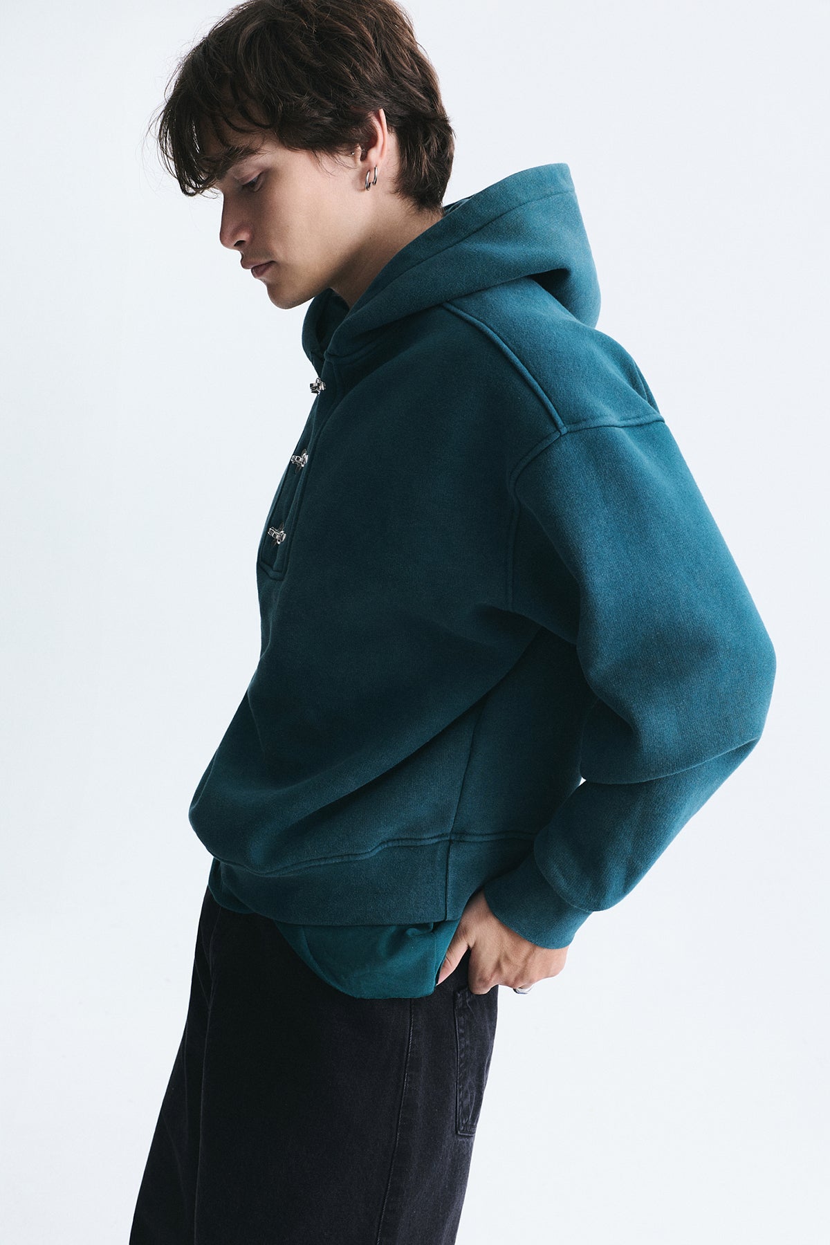 Boxy Fit Metal Klips Kapama Sweatshirt