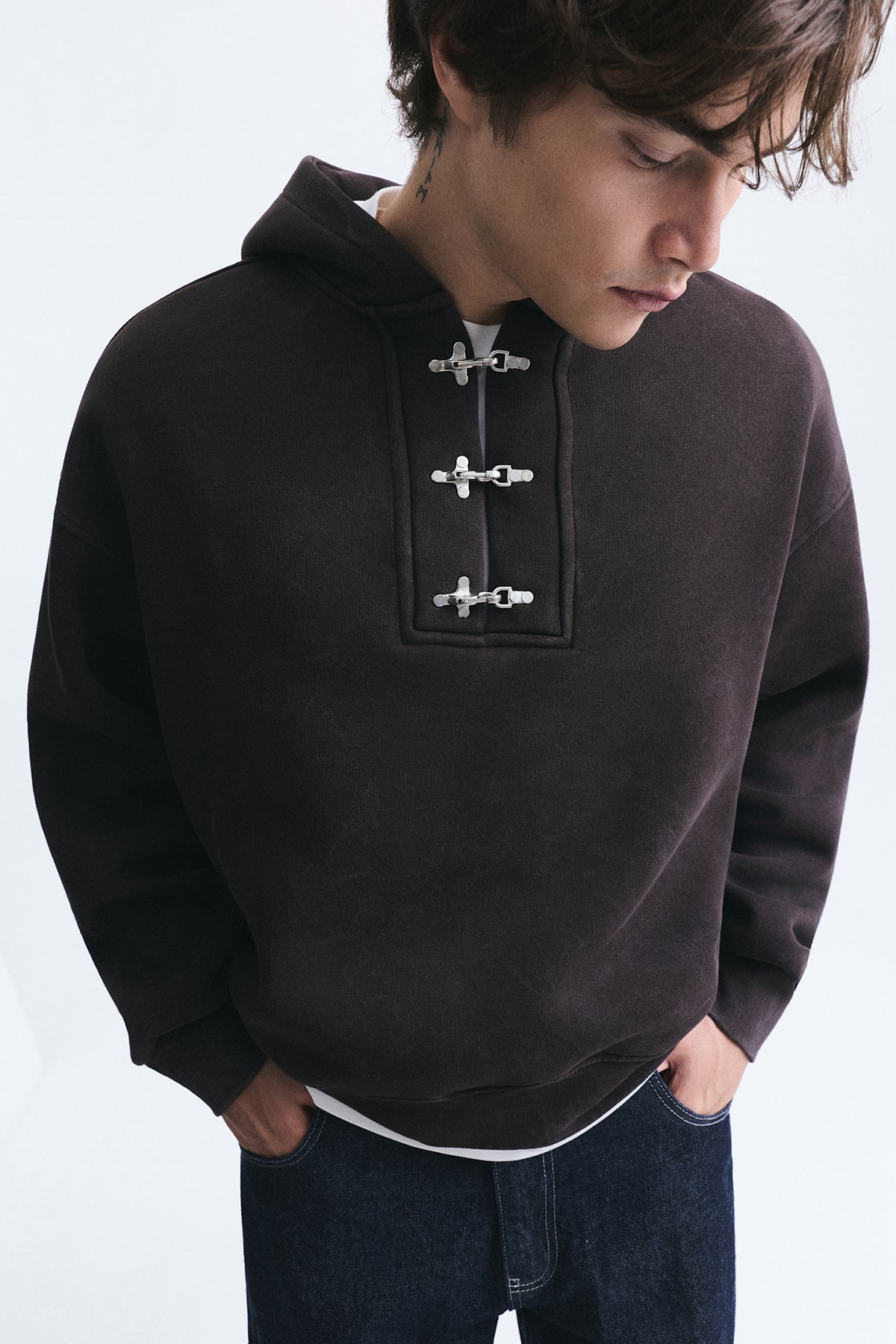 Boxy Fit Metal Klips Kapama Sweatshirt