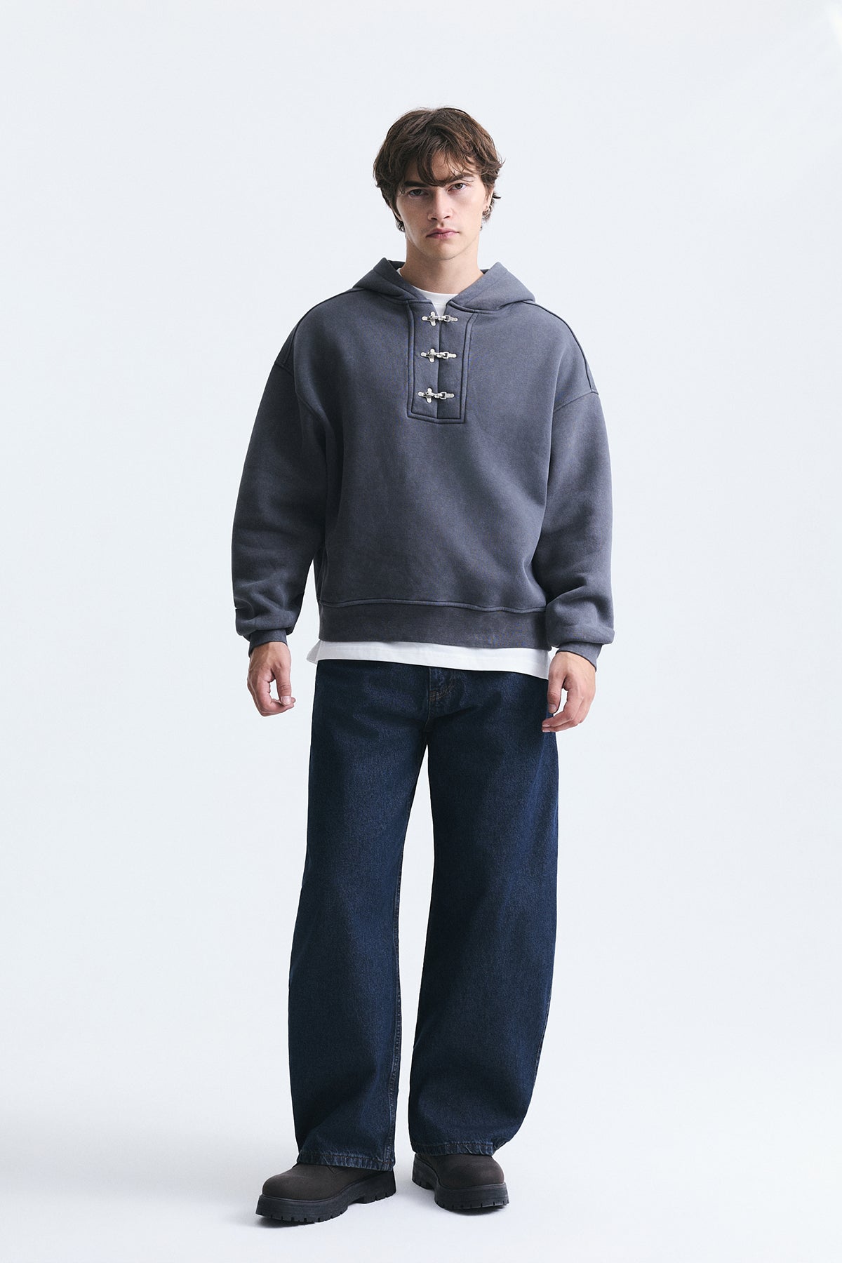 Boxy Fit Metal Klips Kapama Sweatshirt