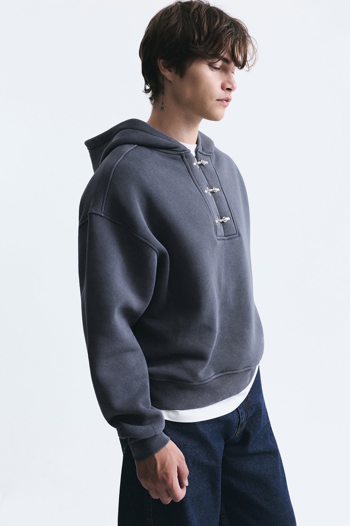 Boxy Fit Metal Klips Kapama Sweatshirt