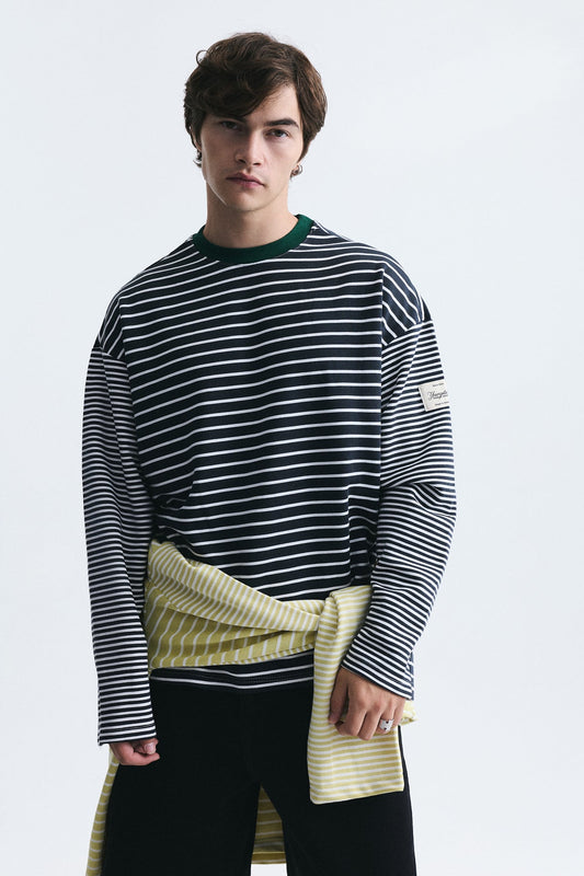 Kontrast Yaka Çizgili Sweatshirt