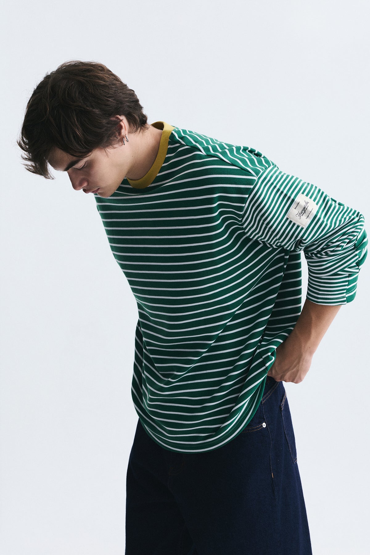 Kontrast Yaka Çizgili Sweatshirt