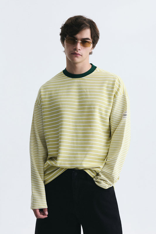 Kontrast Yaka Çizgili Sweatshirt