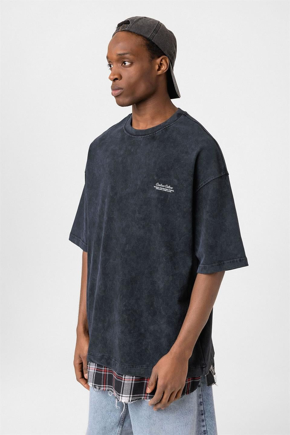 Yıkamalı Oversize Ekose Detaylı Tişört