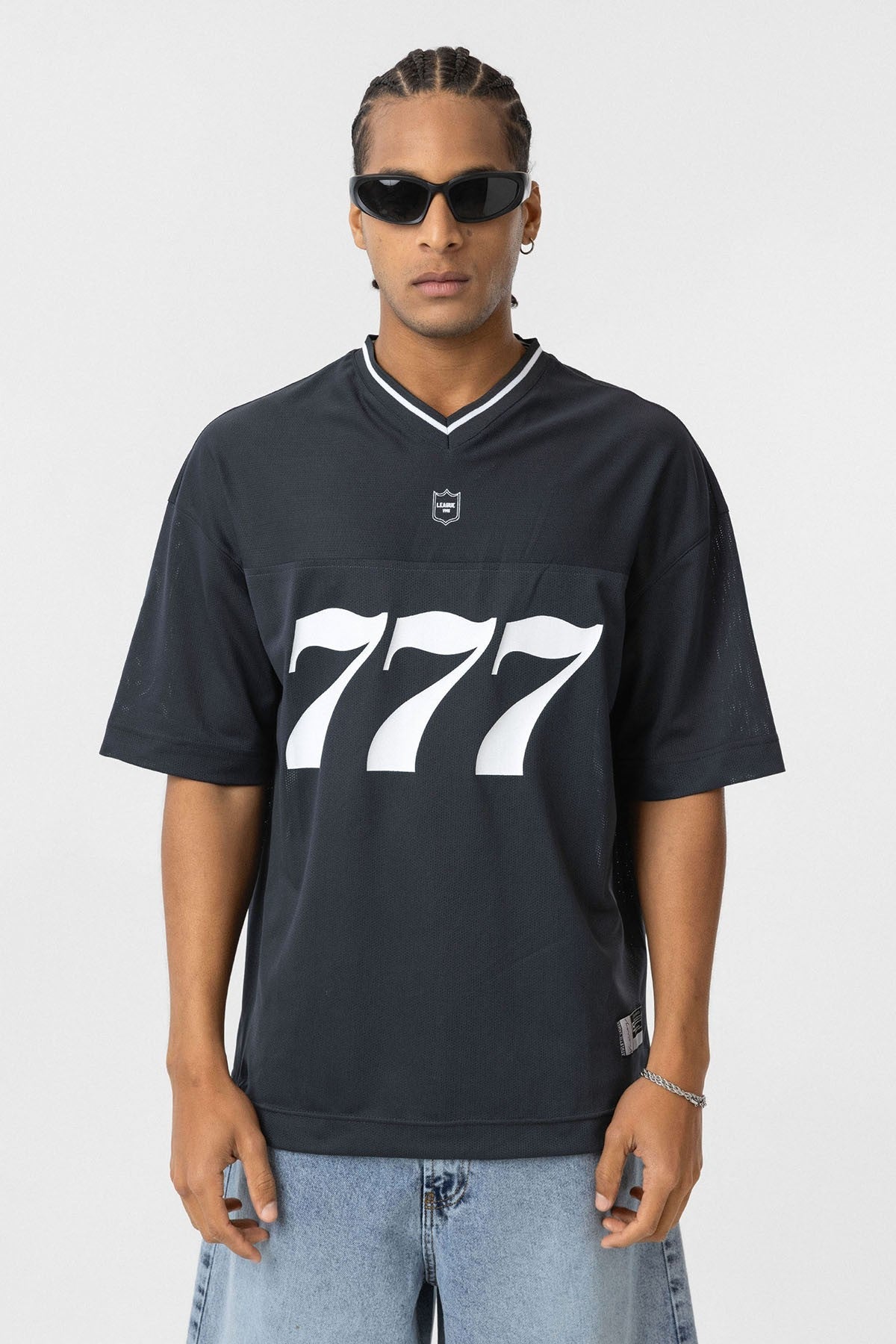 Oversize V Yaka Forma Tişört
