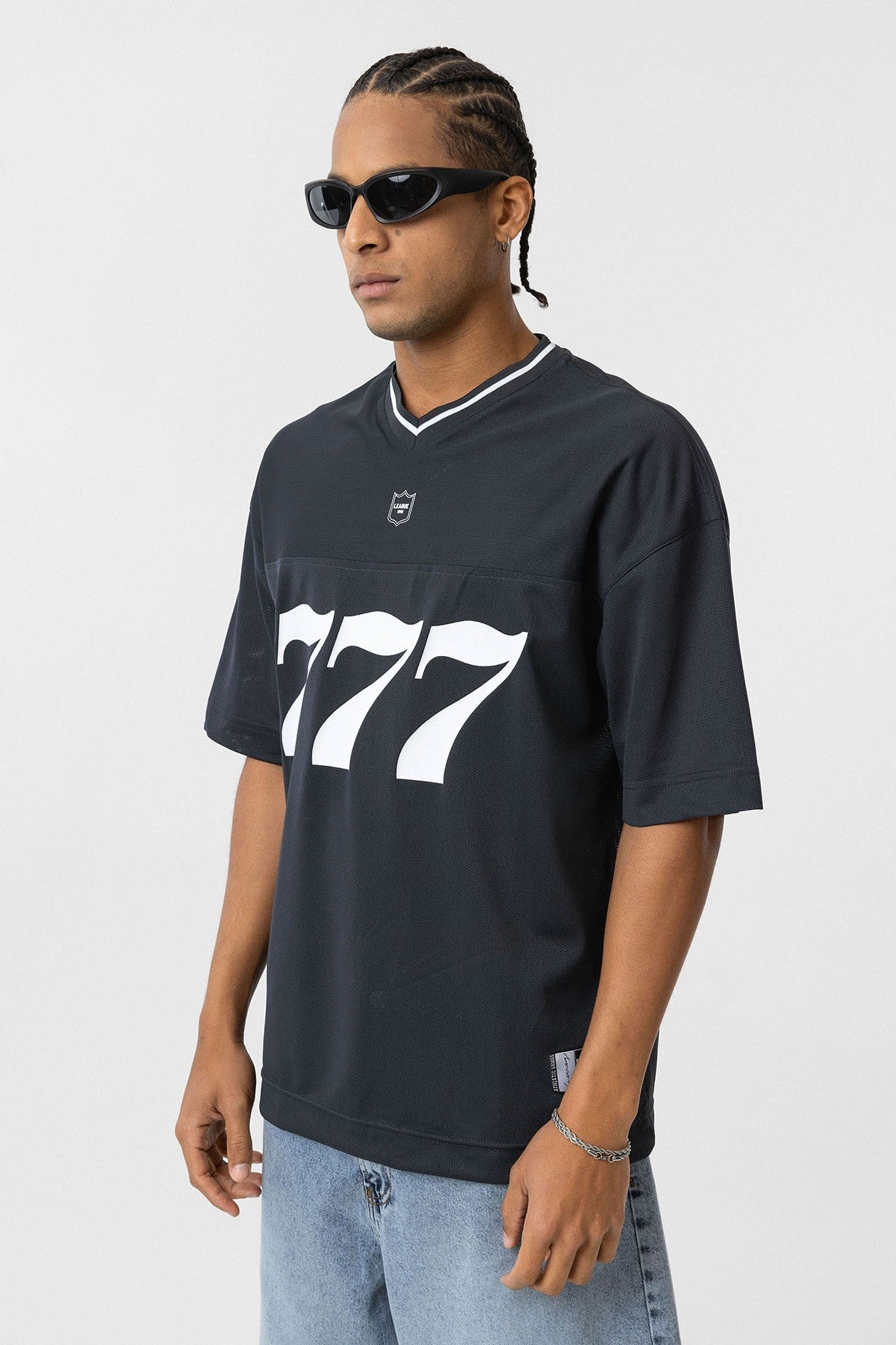 Oversize V Yaka Forma Tişört