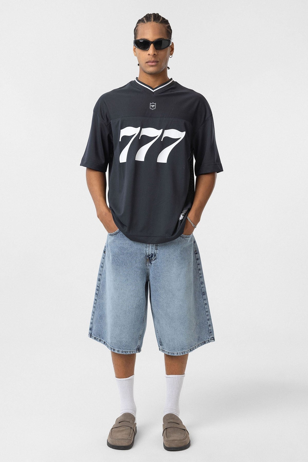 Oversize V Yaka Forma Tişört