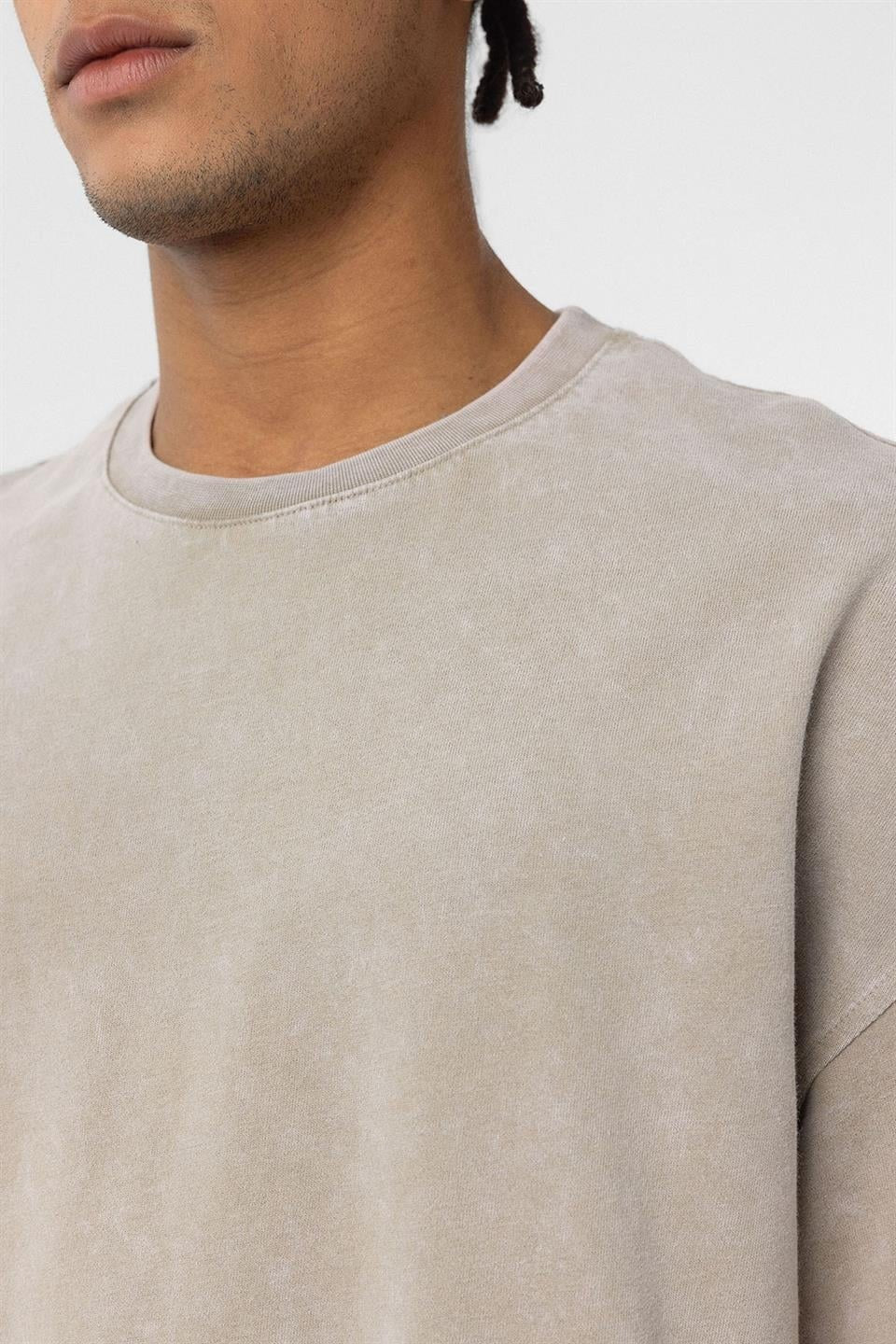 Yıkamalı Metal Detaylı Oversize Tişört