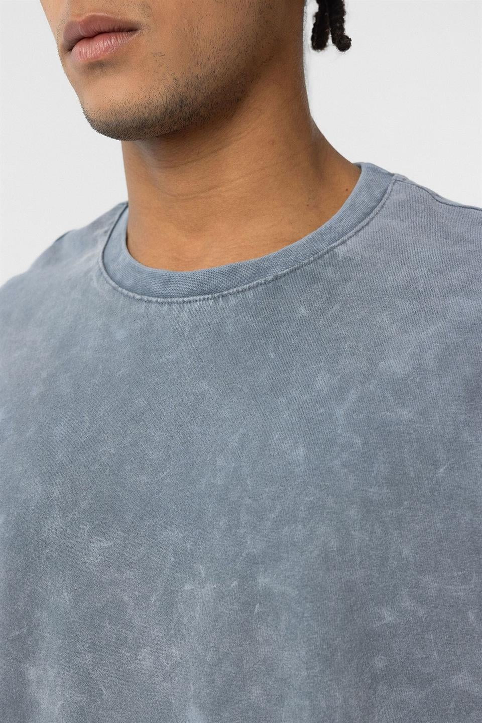 Yıkamalı Metal Detaylı Oversize Tişört