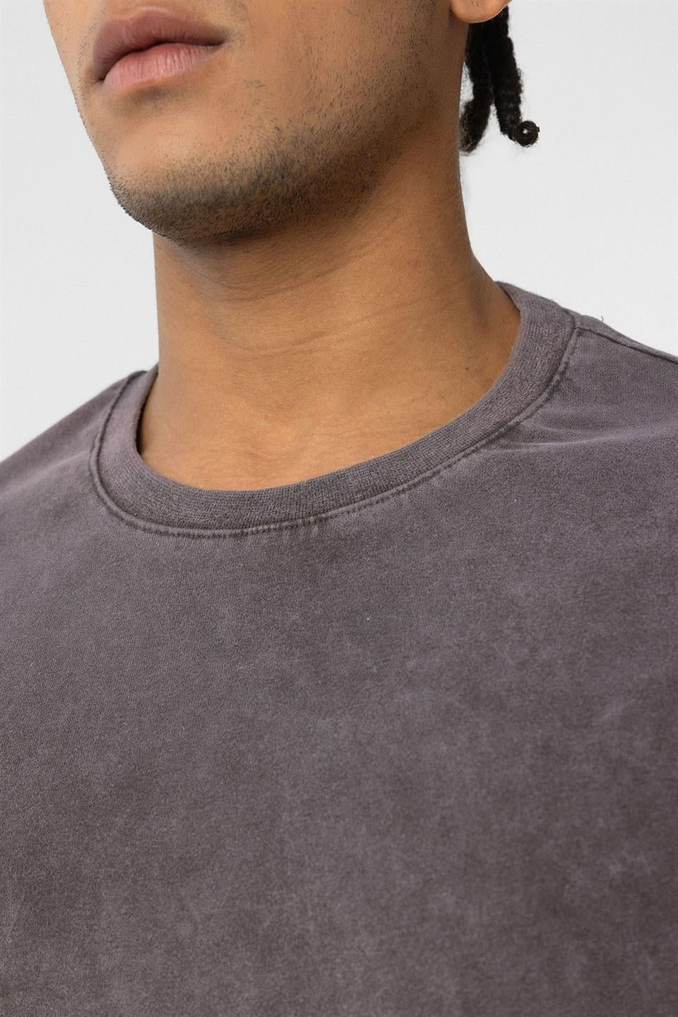 Yıkamalı Metal Detaylı Oversize Tişört