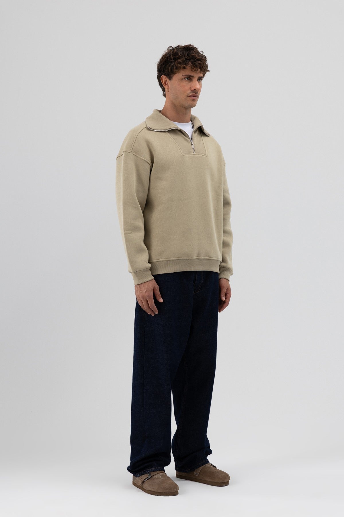 Basic Fermuarlı Dik Yaka Sweatshirt