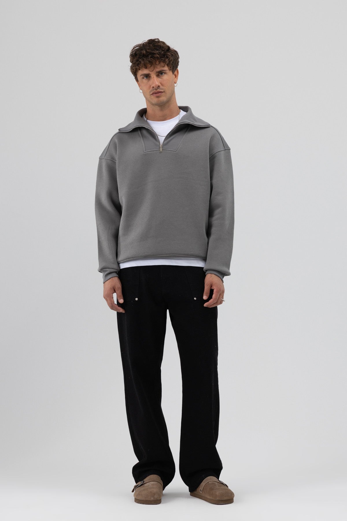 Basic Fermuarlı Dik Yaka Sweatshirt