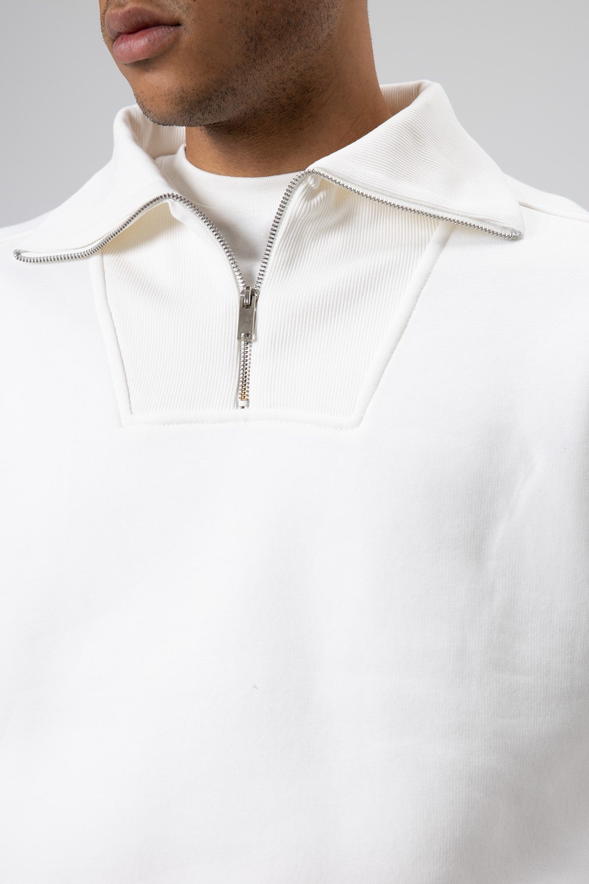 Basic Fermuarlı Dik Yaka Sweatshirt