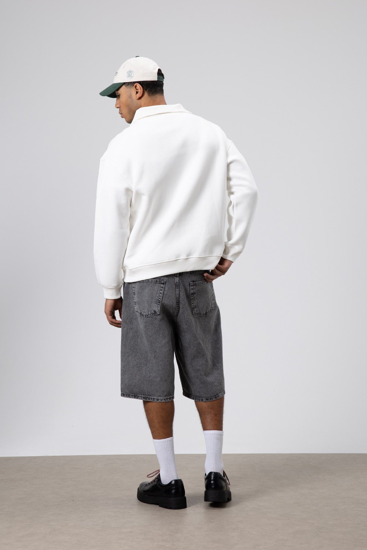 Basic Fermuarlı Dik Yaka Sweatshirt