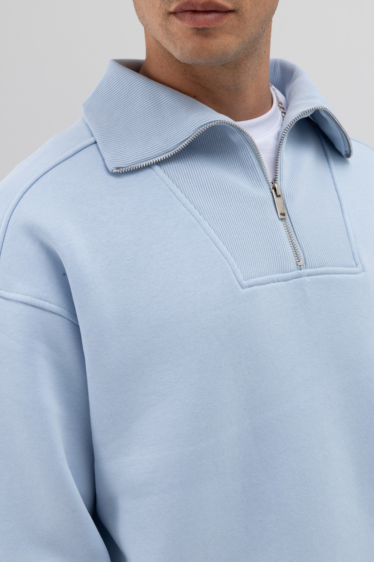 Basic Fermuarlı Dik Yaka Sweatshirt