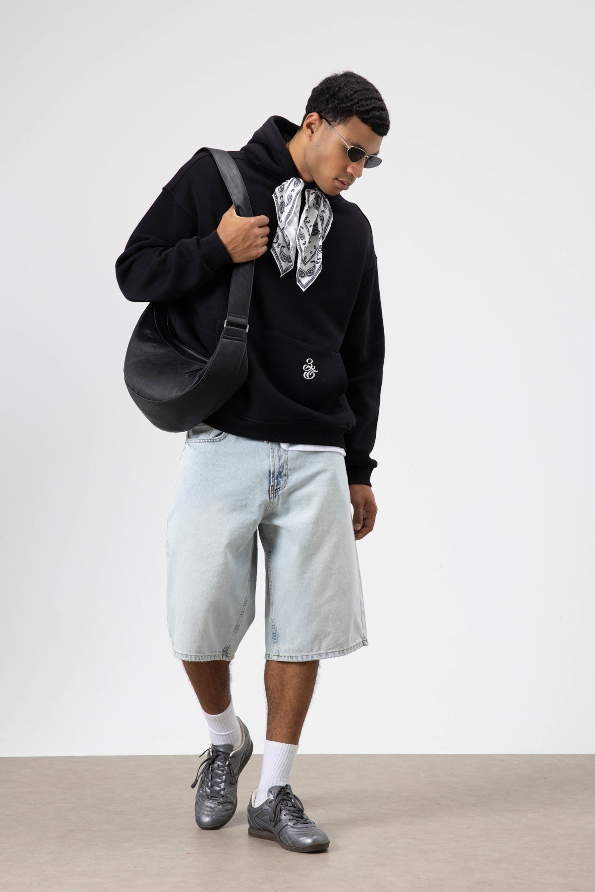 Oversize Fular Detaylı Kapüşonlu Sweatshirt