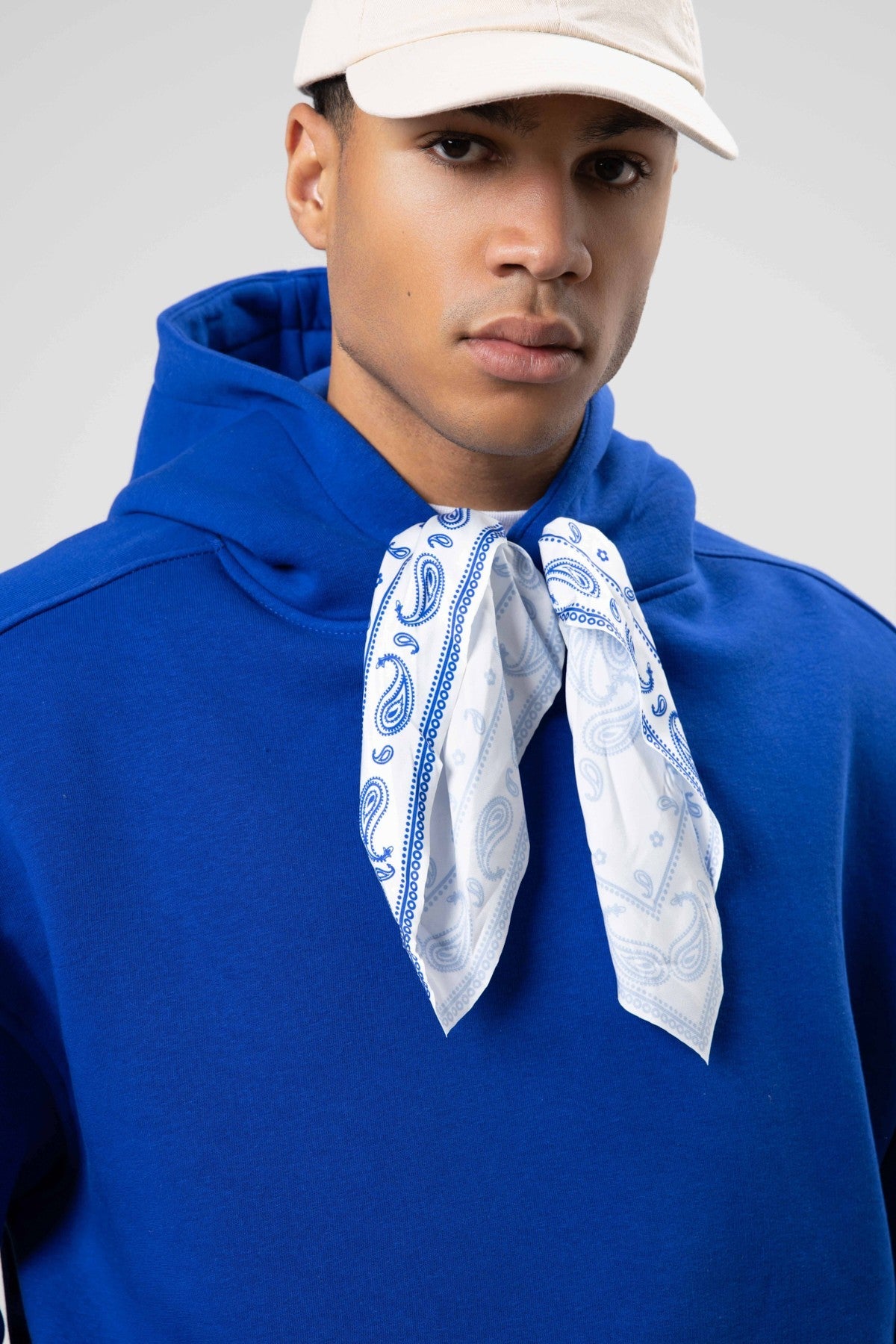 Oversize Fular Detaylı Kapüşonlu Sweatshirt
