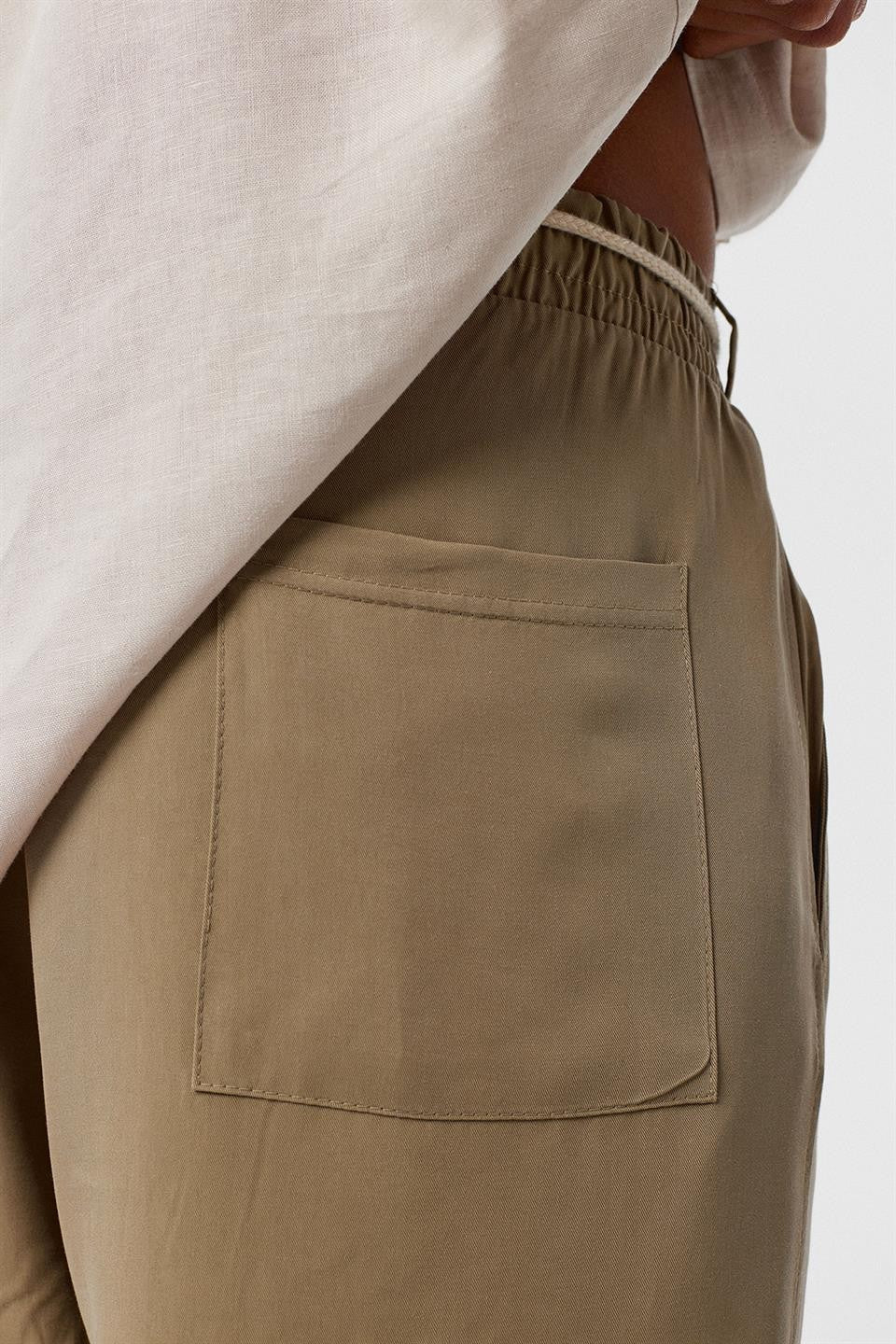 Kemer Detaylı Baggy Lyocell Pantolon