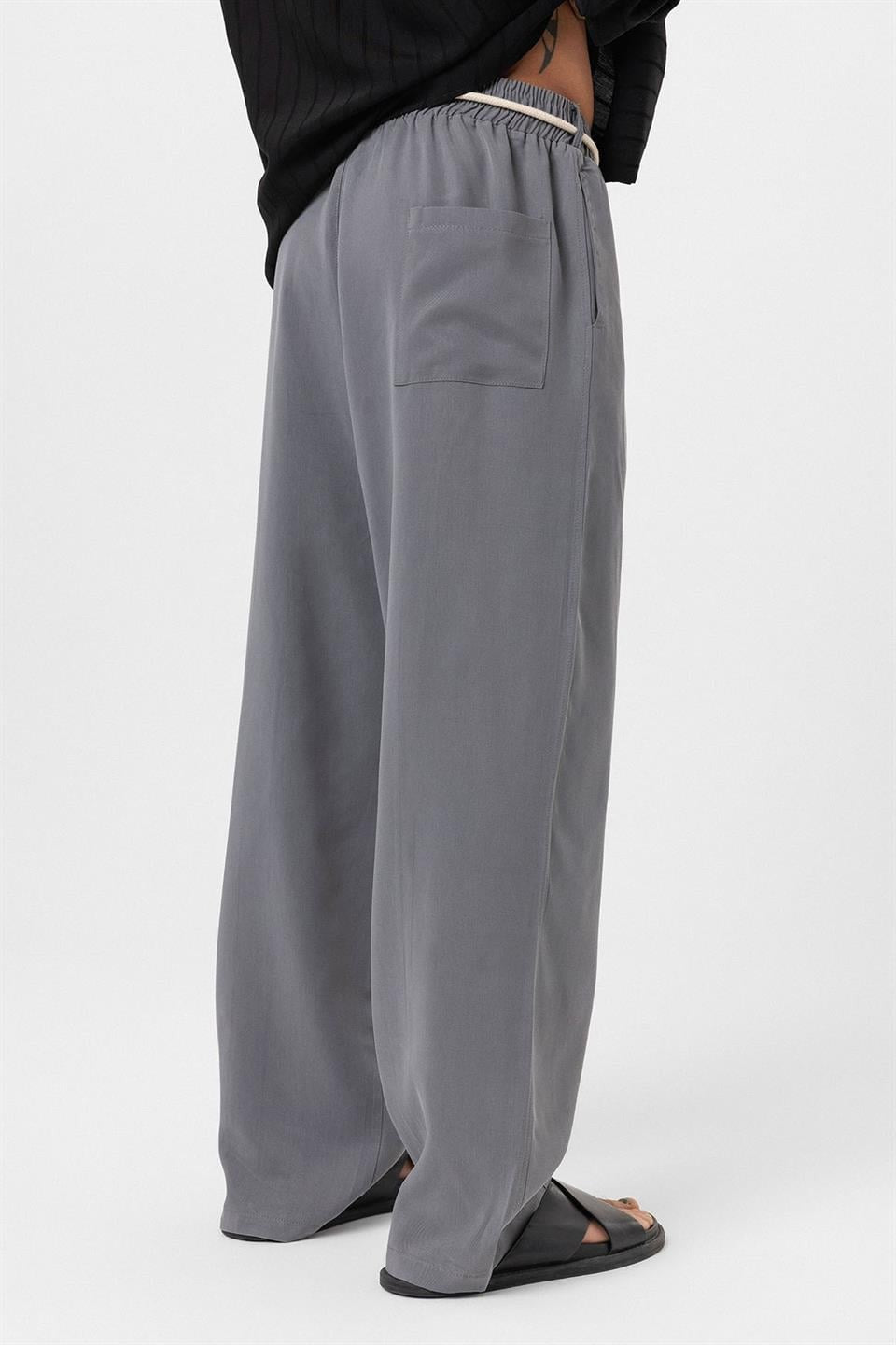 Kemer Detaylı Baggy Lyocell Pantolon