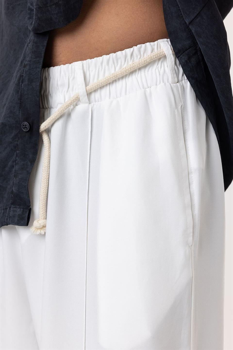 Kemer Detaylı Baggy Lyocell Pantolon