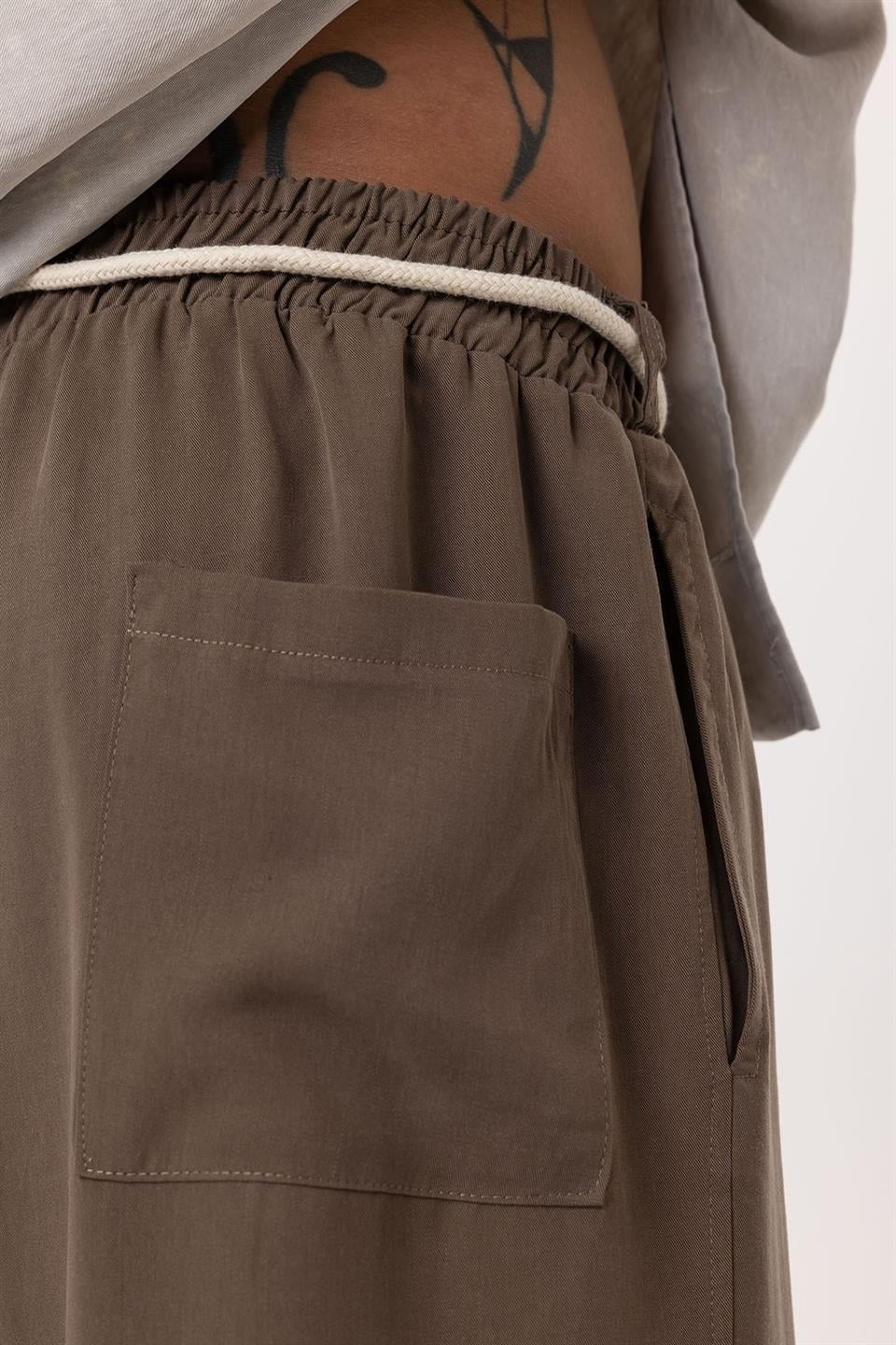 Kemer Detaylı Baggy Lyocell Pantolon