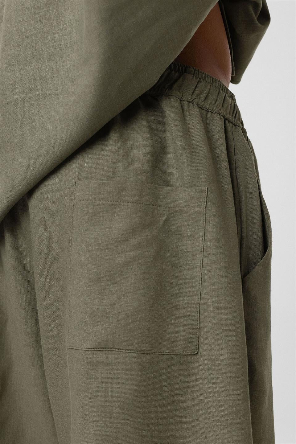Oversize Çift Cepli Keten Şort