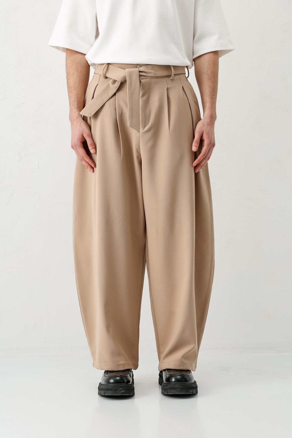 Barrel Fit Tailored Fit Kemerli Pantolon