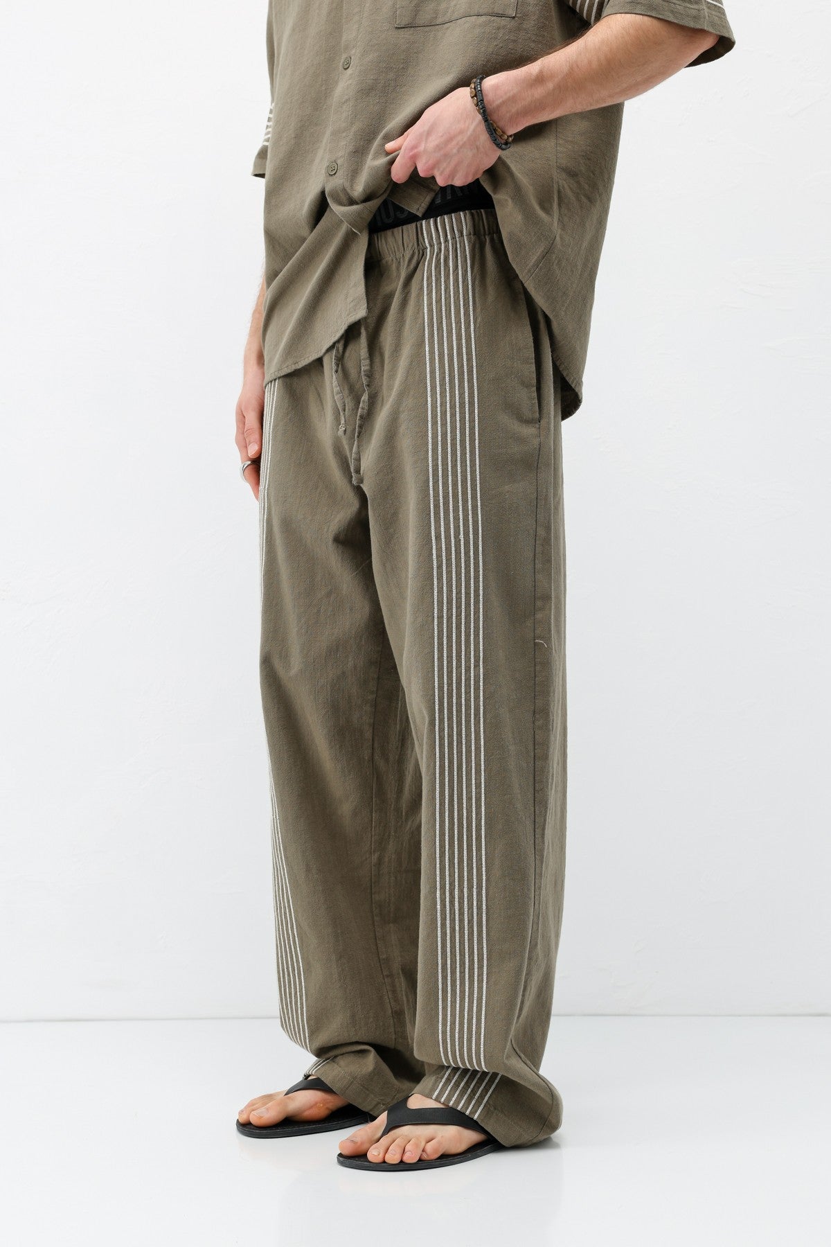 Oversize Çizgi Detaylı Keten Alt Üst Takım
