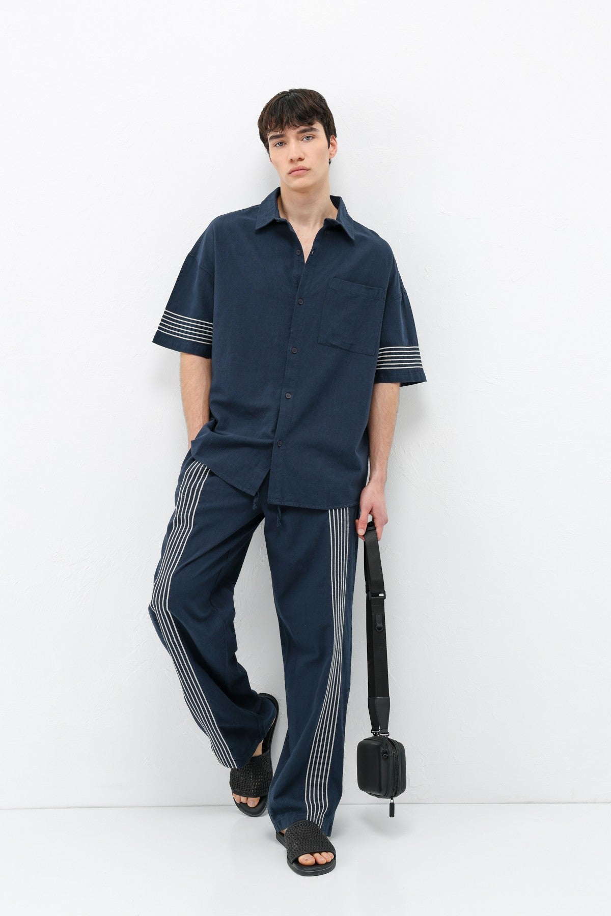 Oversize Çizgi Detaylı Keten Alt Üst Takım